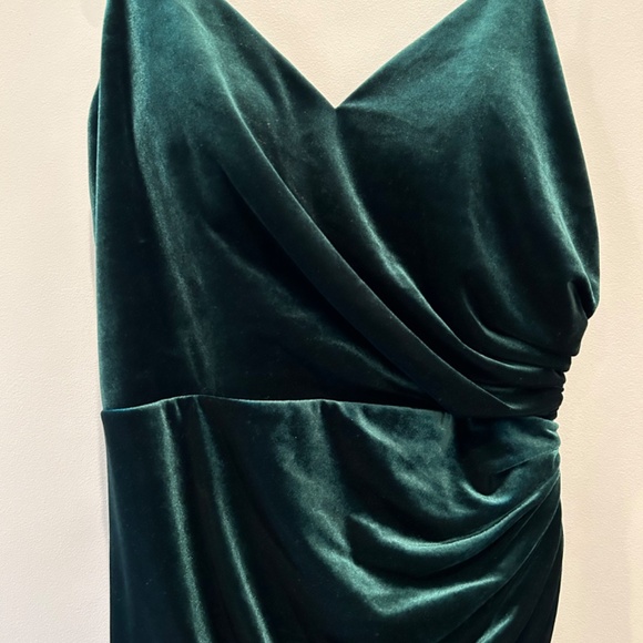 Revelry Rory Velvet Dress Emerald 613 - Picture 4 of 8